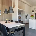 8 Person In Jerup-by Traum *