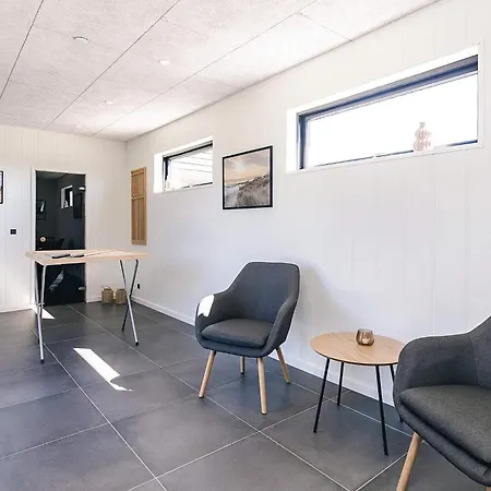 8 Person In Jerup-by Traum Jerup