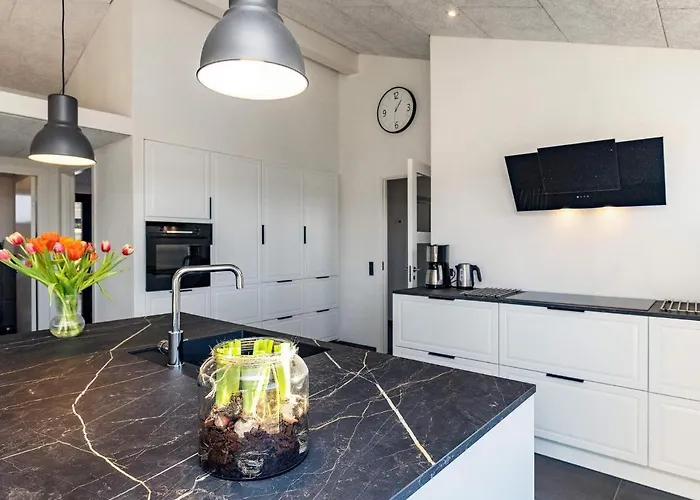 8 Person In Jerup-by Traum Jerup